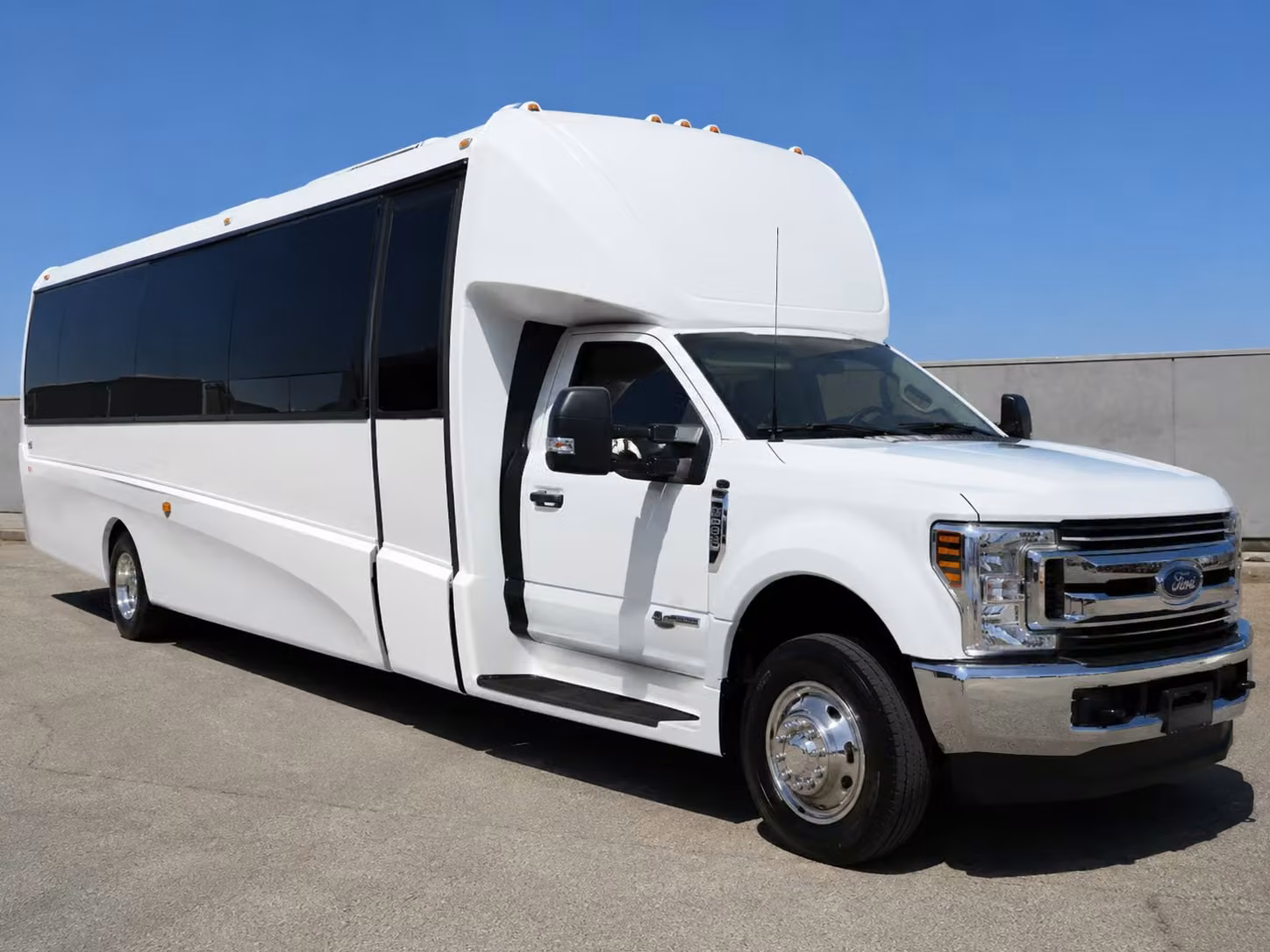 15 passenger minibus