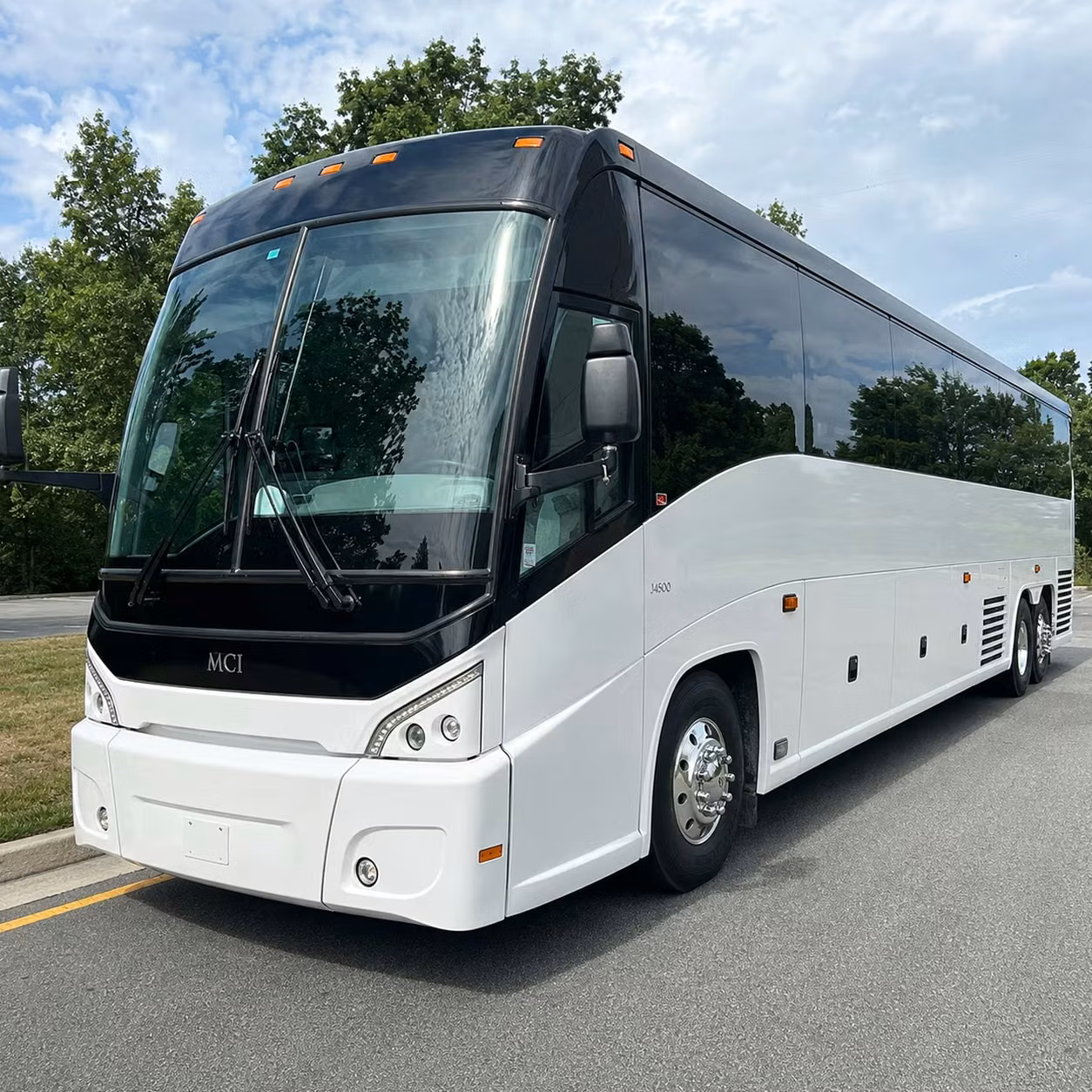 busrentalfontana com connects you with long distance transportation for southern california day trips and multi day runs